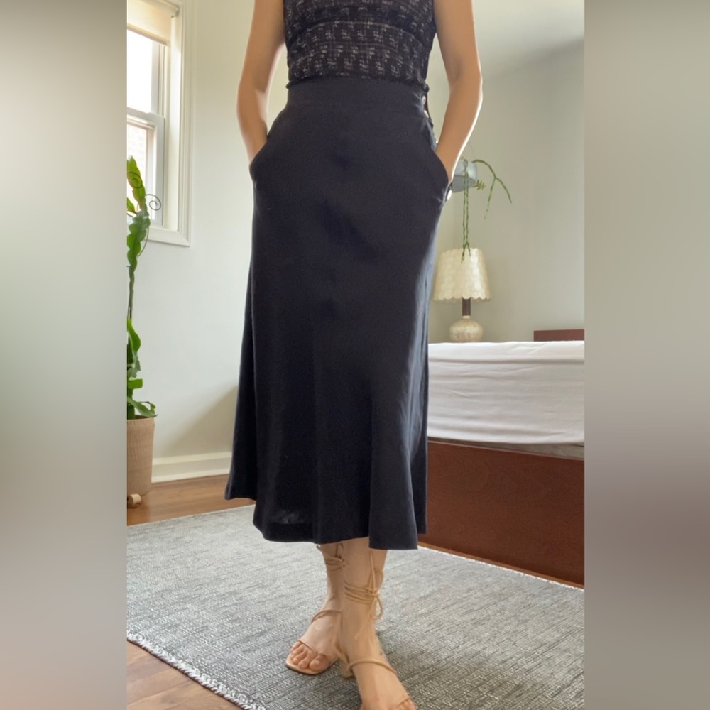 Liz Claiborne Navy Midi Skirt